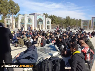 مراسم معنوی بدرقه و اعزام دانشجویان به اردوی راهیان نور برگزار شد
 5